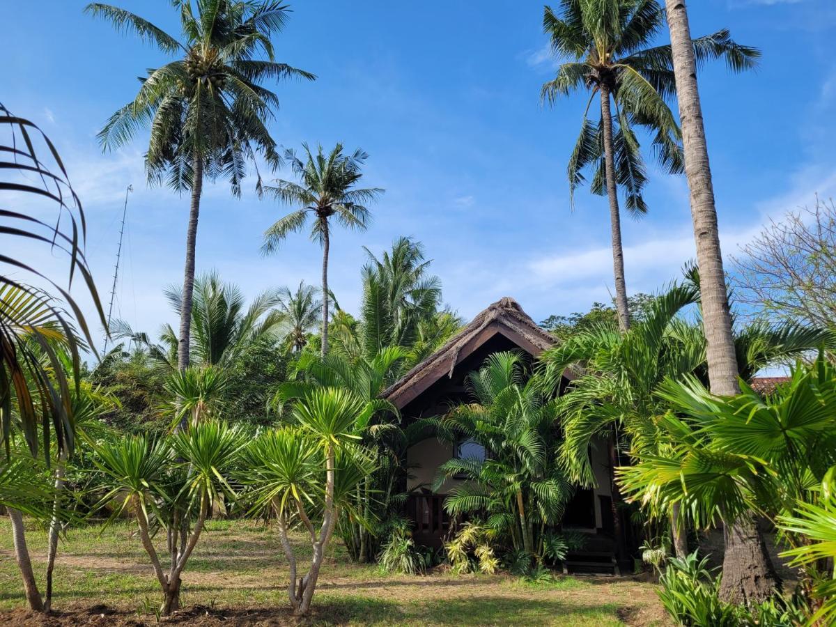 Rumah Sunyi Джили Трауанган Екстериор снимка