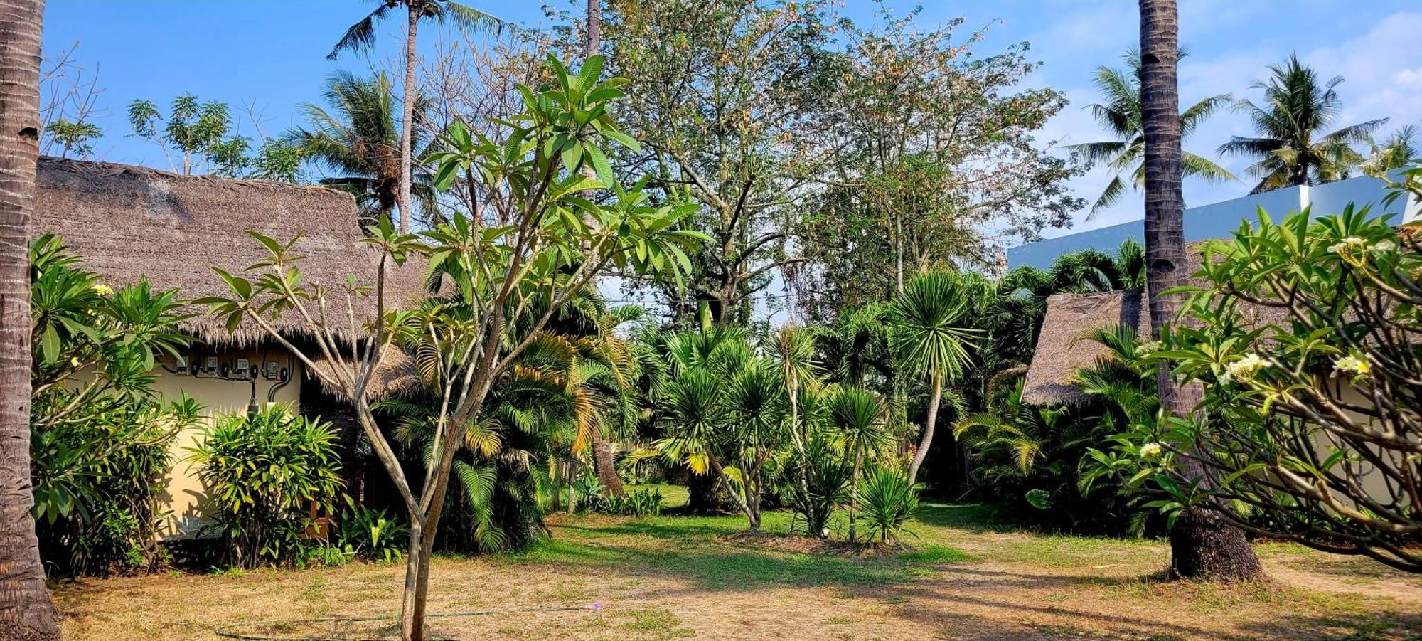 Rumah Sunyi Джили Трауанган Екстериор снимка