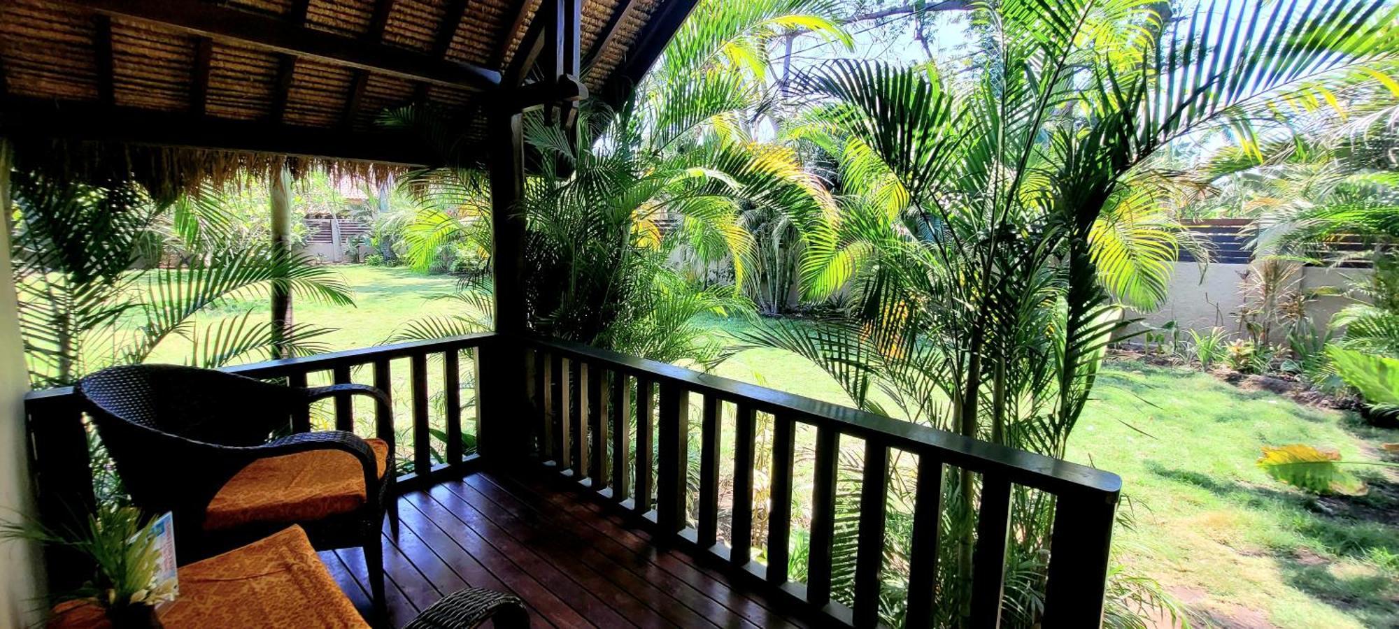 Rumah Sunyi Джили Трауанган Екстериор снимка