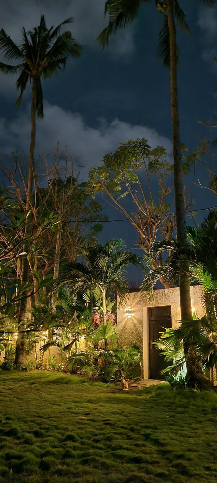 Rumah Sunyi Джили Трауанган Екстериор снимка
