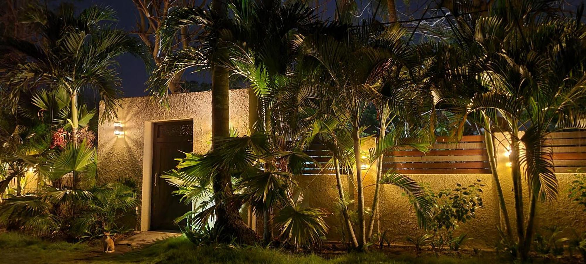Rumah Sunyi Джили Трауанган Екстериор снимка